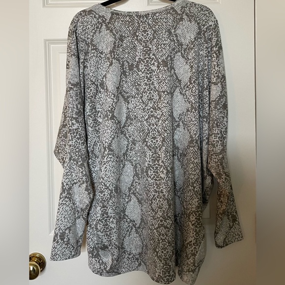Snake Print Tunic - Picture 4 of 4